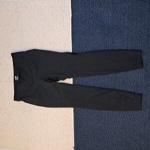 Woman's L Avia Black Leggings